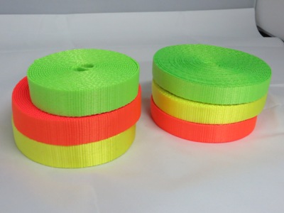 Gurtbänder in neongelb, neonorange und neongrün. Erhältlich in 15 mm und 20 mm.