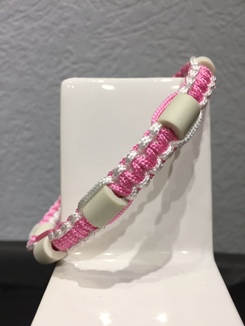 EM-Keramik Halsband in rosa und weiss.