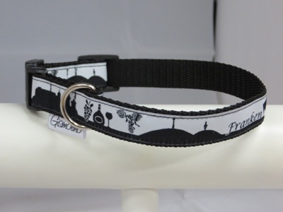 Schwarzes Gurtband mit schwarz/weissem Webband Franken für eine Kundenbestellung.
